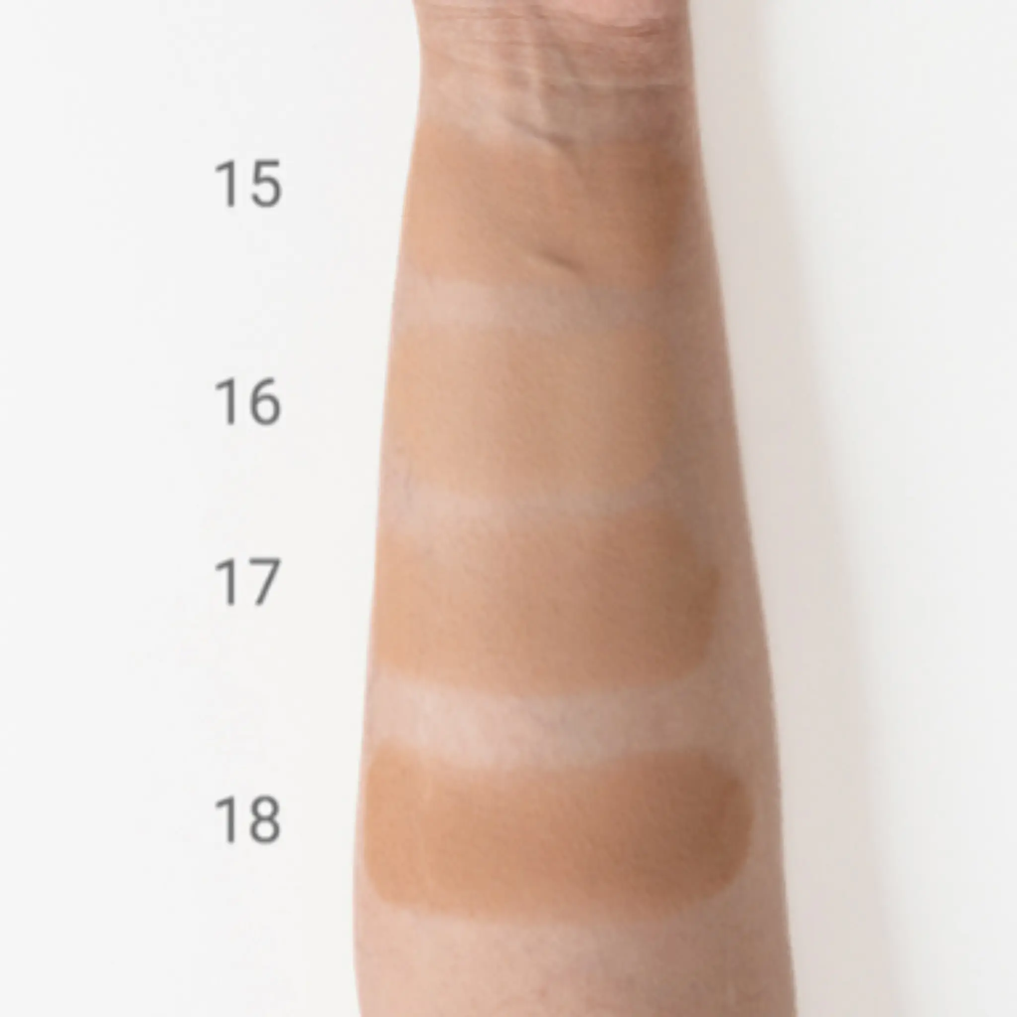 پنکک ابریشمی تروکاور مدل Mineral دارای spf15